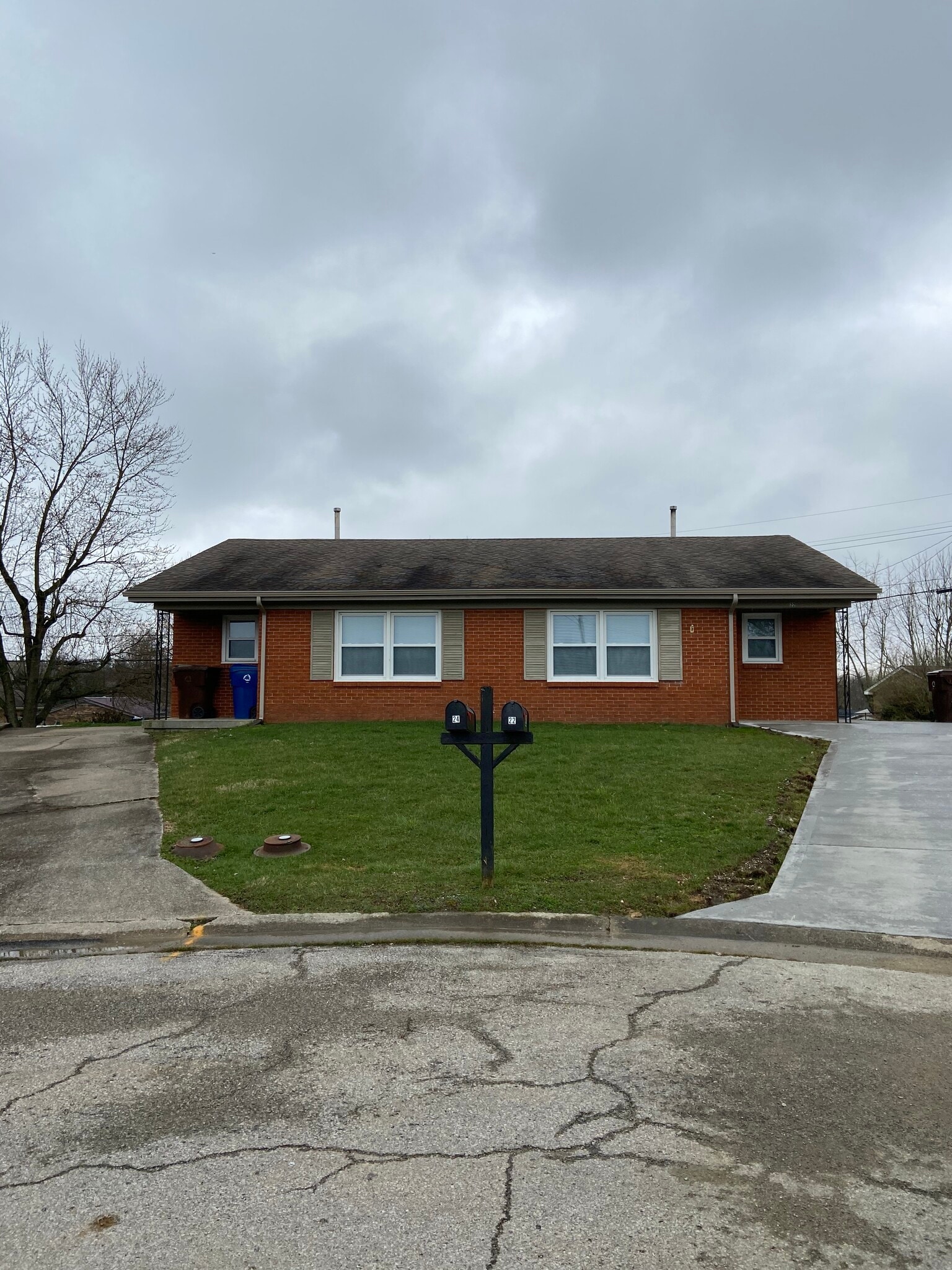 exterior - 24 White Cir