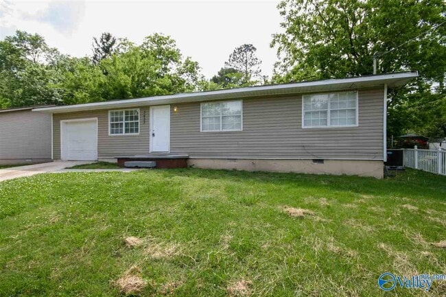 Building Photo - 3423 Rosedale Dr NW