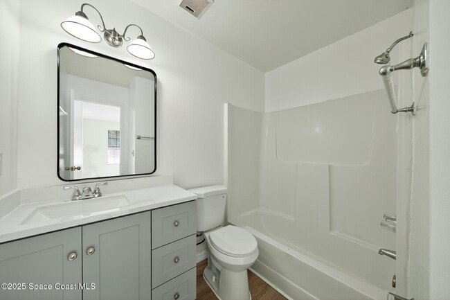 Building Photo - 410 Thor Ave SE