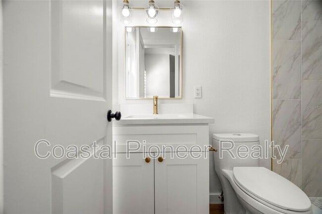 Building Photo - 6710 S Cortez Ave