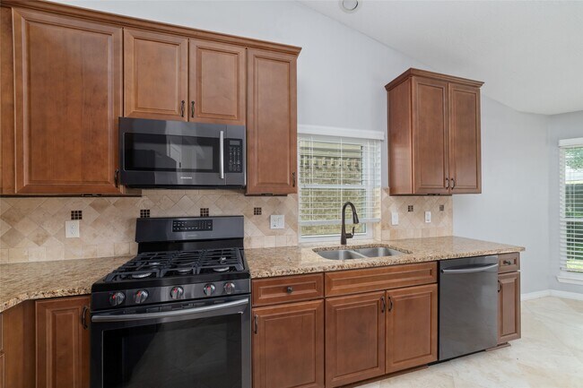 Building Photo - 20822 Whitevine Way