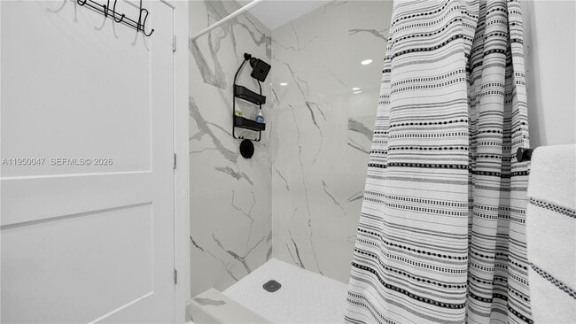 Building Photo - 417 NW 13 Ct