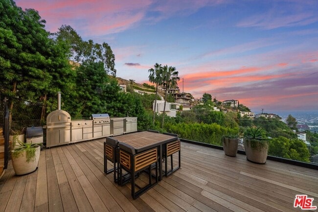 Building Photo - 8800 Hollywood Blvd