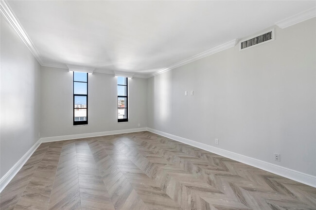 Building Photo - 1000 S Ocean Blvd