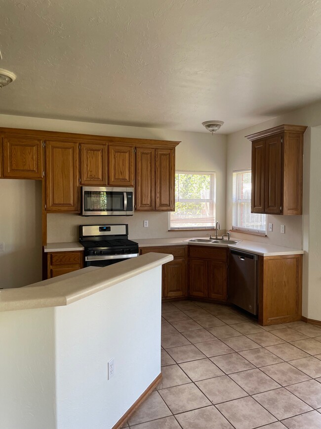 Building Photo - 813 N Harrison Ave