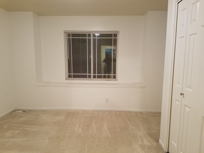 Building Photo - 1151 NE 7th Ln