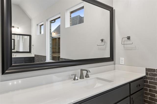 Building Photo - 4630 Summerville Ln