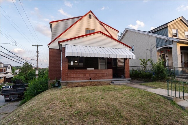 Building Photo - 448 Eureka St