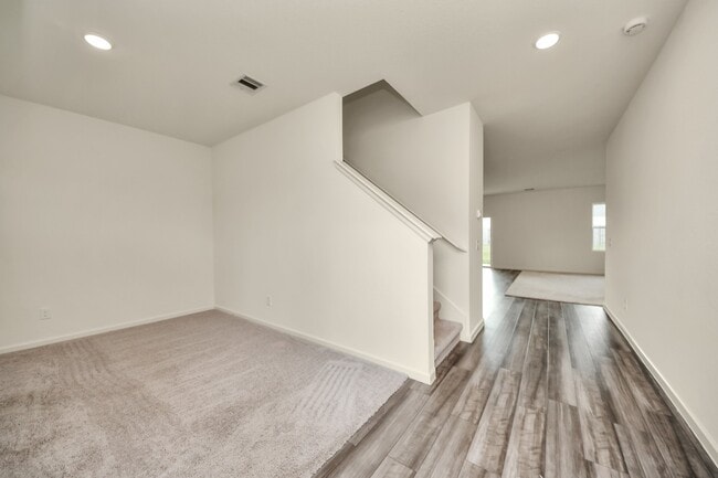 Building Photo - 5819 Bright Keel Dr