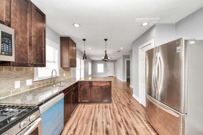 Building Photo - 2820 Holman St