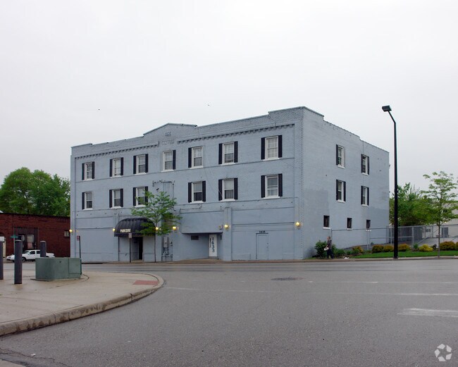 Primary Photo - 1431 S Main St
