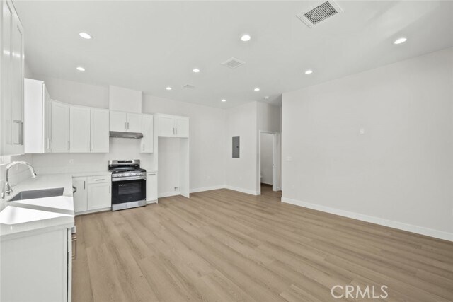 Building Photo - 16404 Donmetz St