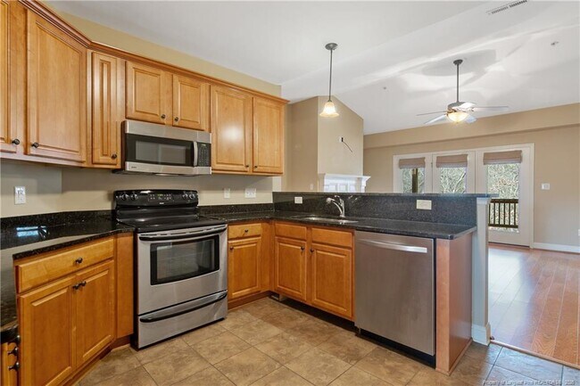 Building Photo - 1611 Bluffside Dr