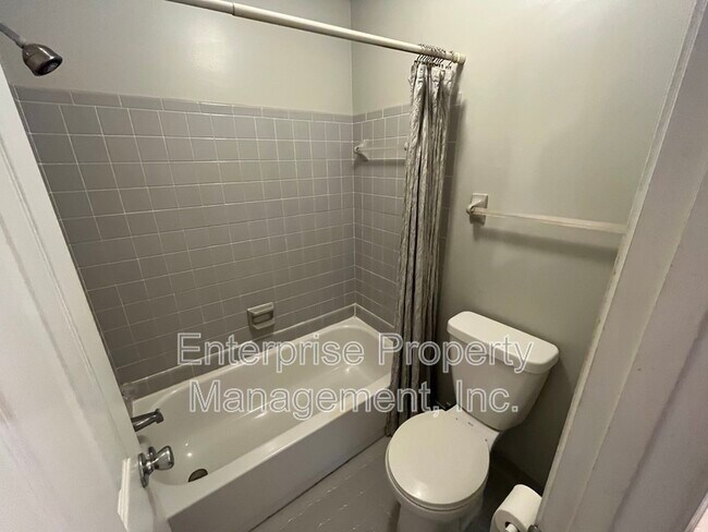 Building Photo - 7053 Daneman Dr