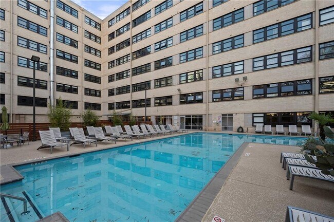 Building Photo - 878 Peachtree St NE