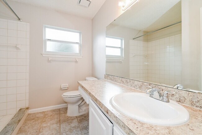 Building Photo - 3176 Chads Ct