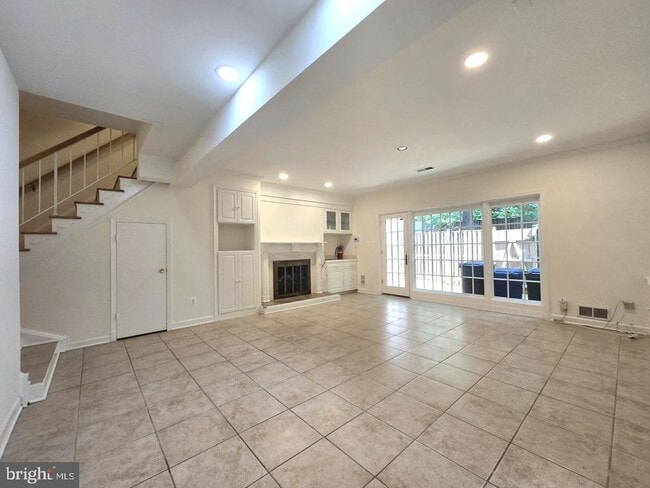 Building Photo - 5135 Westbard Ave