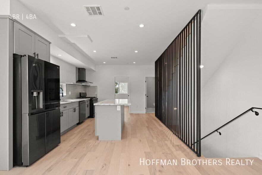 Building Photo - 3564 N Eagle Rock Blvd