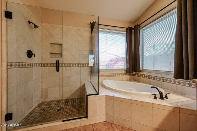 Building Photo - 5930 W Louise Dr