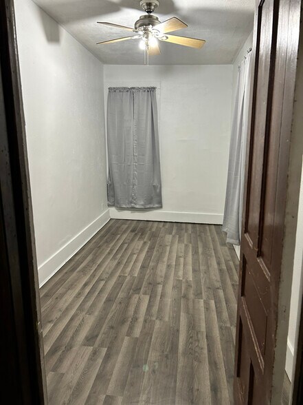 Building Photo - 945 21st St