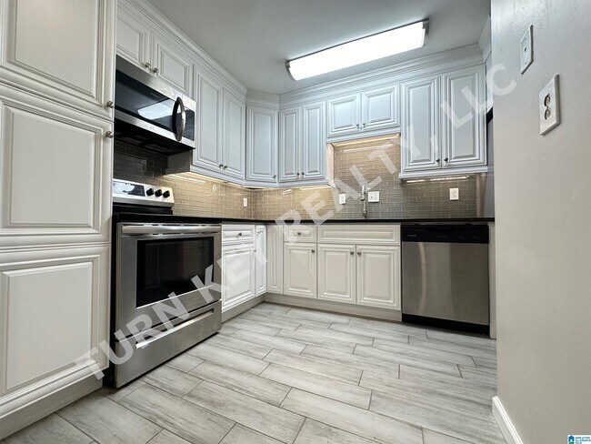 Building Photo - 417 Skyview Dr