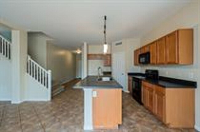 Building Photo - Incredible Single Family Home!