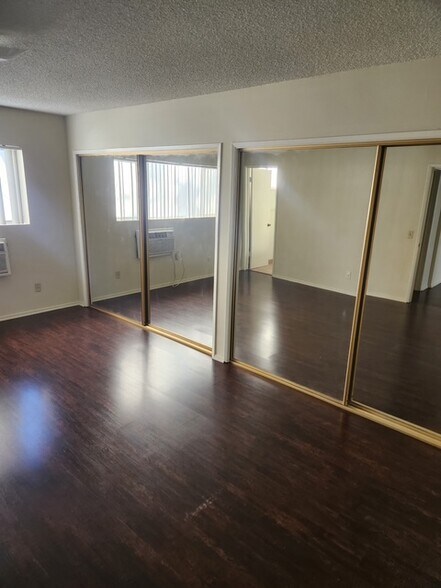 Building Photo - 1326 N Central Ave