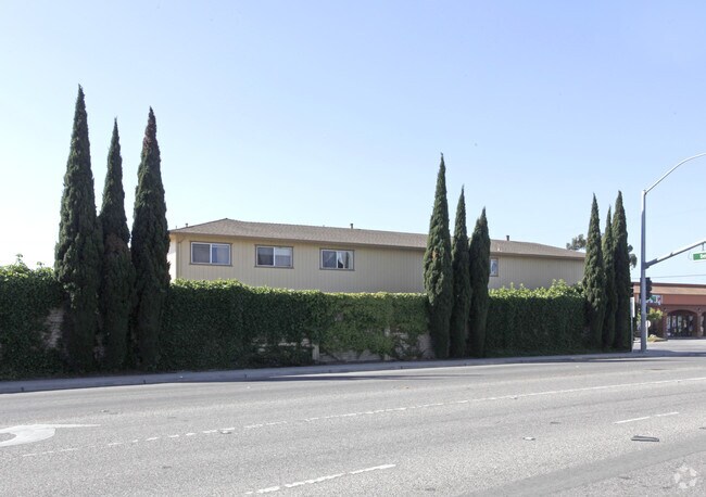 Building Photo - 719 Kilbreth Ave