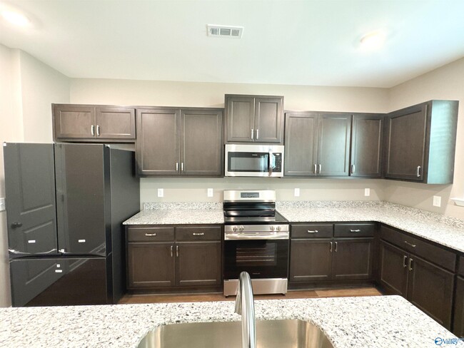 Building Photo - 228 Hibiscus Dr
