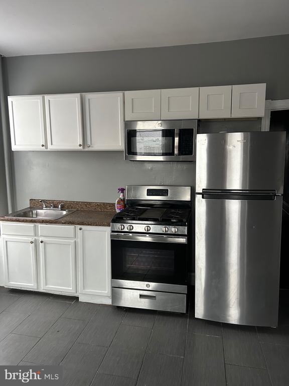 Building Photo - 6140 Vine St