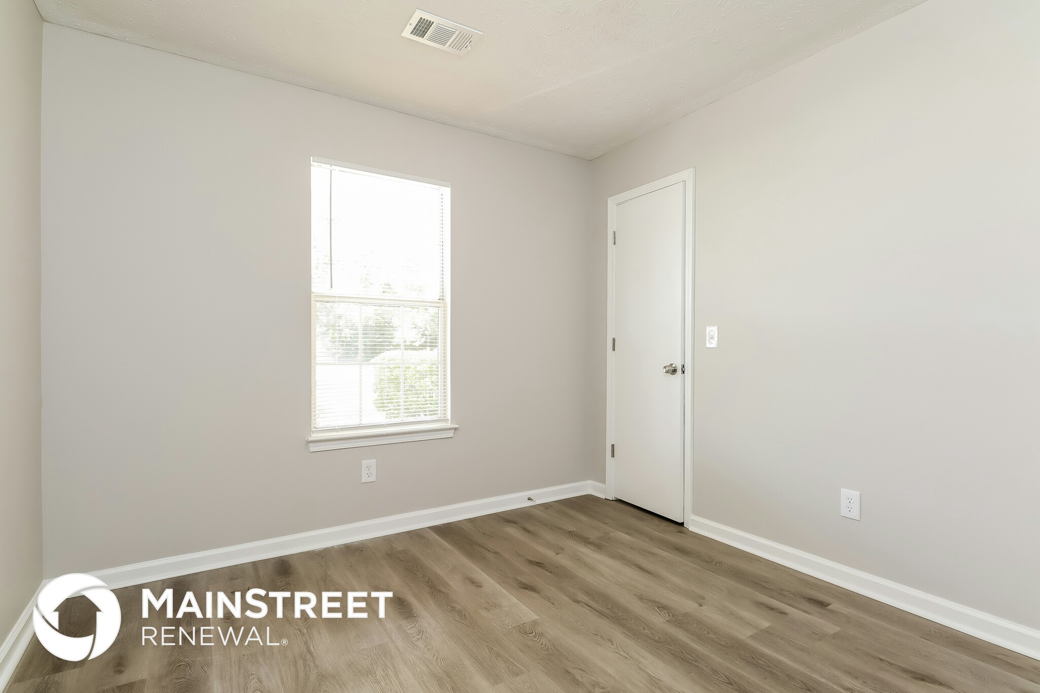 Building Photo - 65 White Oak Dr