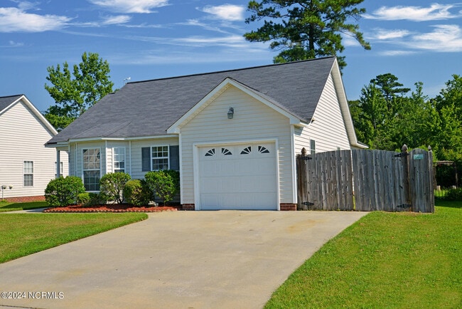 Building Photo - 2008 Penncross Dr