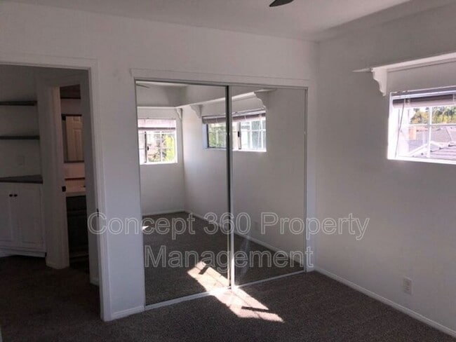 Building Photo - 4517 E Lavante St