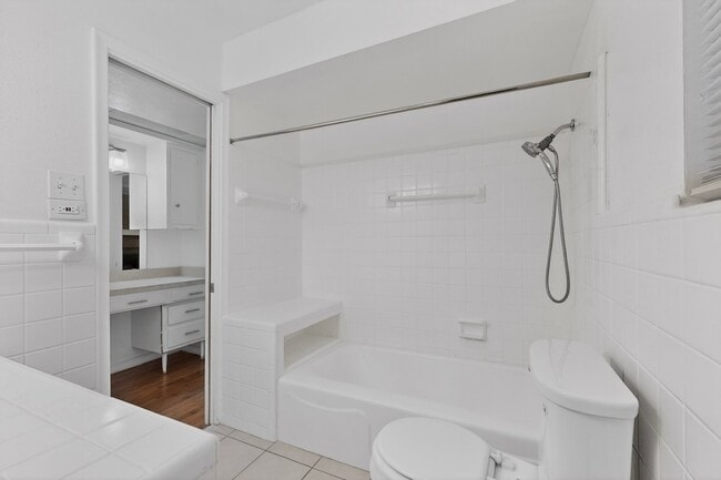 Building Photo - 2522 Pinebluff Dr