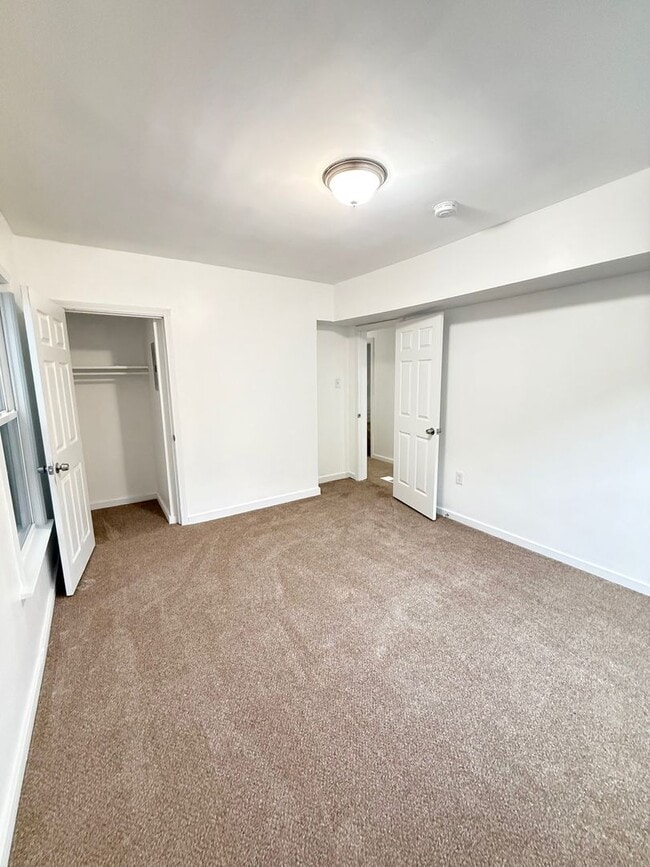 Building Photo - Newly Remodeled 2 or 3 Bedroom In Upper La...