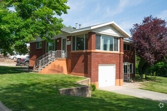 Building Photo - Healy Duplex