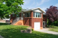 Building Photo - Healy Duplex