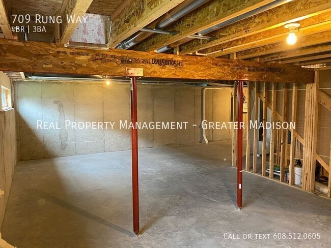 Building Photo - 709 Rung Way