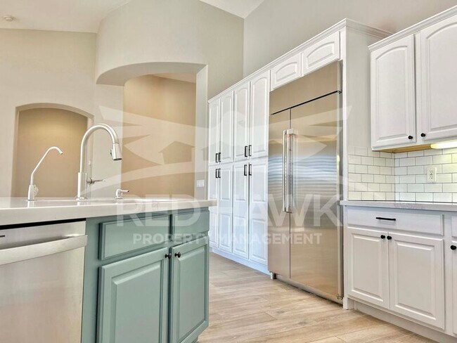 Building Photo - 863 W Bluebird Dr