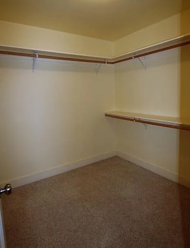 Building Photo - 3 Bedroom 2.5 Bath plus an Office in Bozeman!