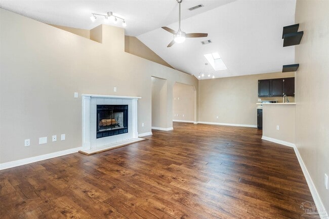 Building Photo - 2060 Cambridge Cir