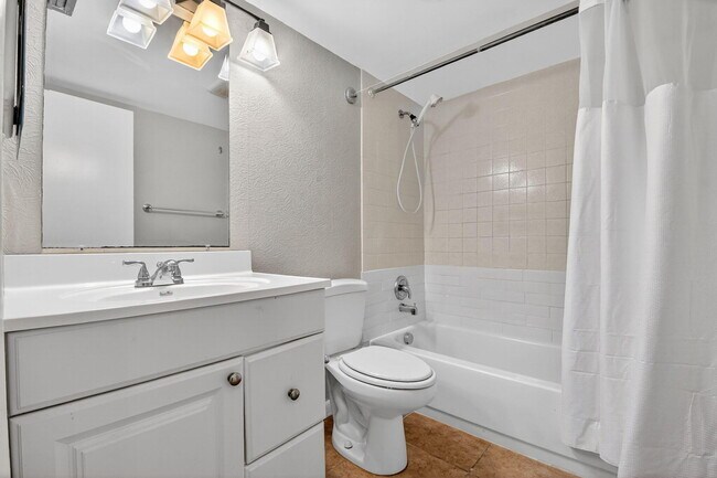 Building Photo - 629 Sea Pine Way