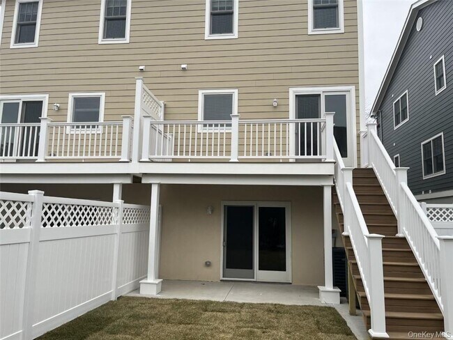 Building Photo - 195 Park Ave