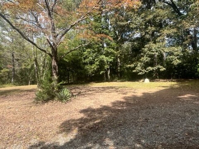 Building Photo - Three bedroom, 1 bath house in Western Ala...
