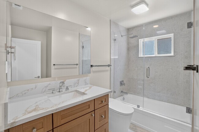 Building Photo - 2833 Sandbrook Ct