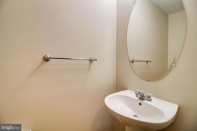 Building Photo - 2035 Astilbe Way