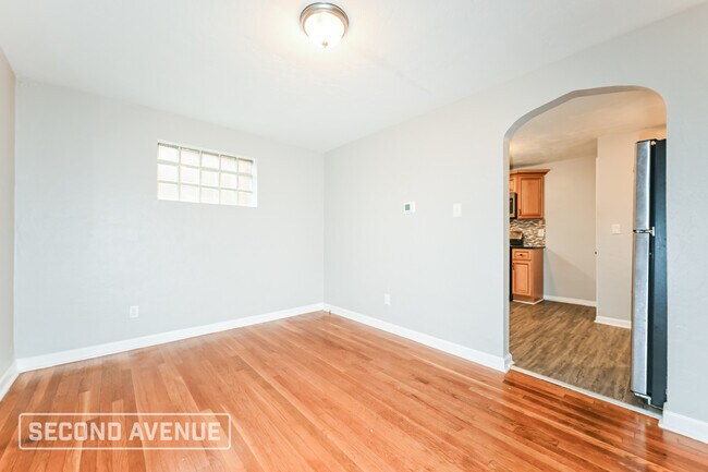 Building Photo - 3107 Elroy Ave