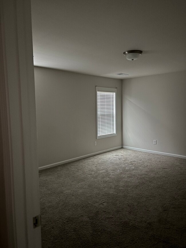 Building Photo - 1057 Field Strip Rd