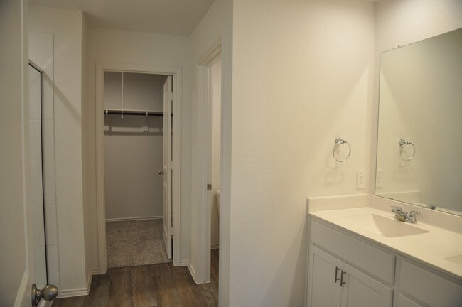 Building Photo - 31303 Yatesbury Ln