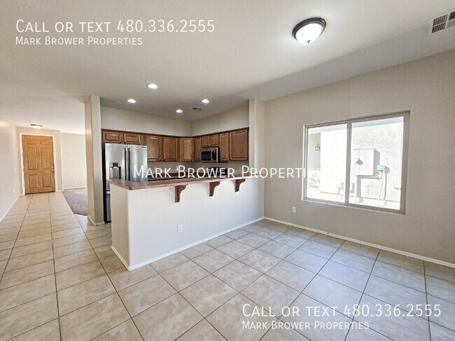 Building Photo - 1158 E Blackfoot Daisy Dr